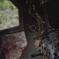 Cache Big Cat de Barronett Blinds - Camouflage Bloodtrail Backwoods