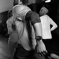 Apple Watch Ultra 2 (GPS + Cellulaire) avec boîtier de 49 mm en titane noir et bracelet Sentier noir par Freedom Mobile - Petit/Moyen - Paiement Balance mensuel