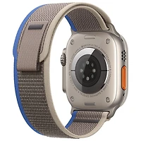 Apple Watch Ultra (GPS + cellulaire) avec boîtier de 49 mm en titane et bracelet à rabat Sentier bleu/gris par Koodo - Moyen/Grand - Paiement Balance mensuel