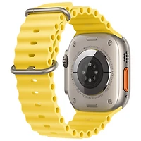 Apple Watch Ultra (GPS + cellulaire) avec boîtier de 49 mm en titane et bracelet océan jaune par Koodo - Paiement Balance mensuel