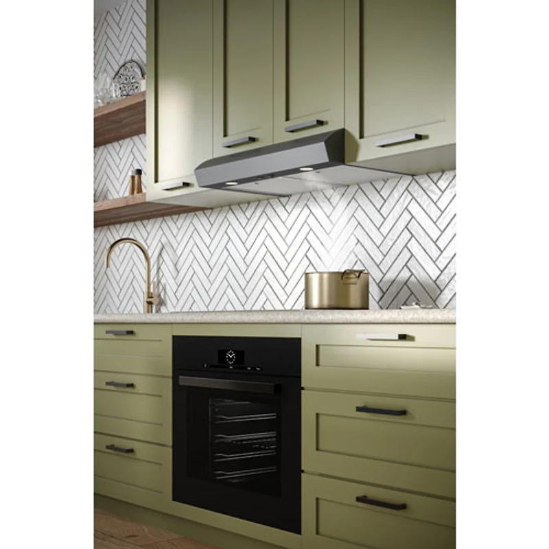 Hotte de dessous d'armoire de 30 po de Broan (MTR1303BLS) - Acier inoxydable noir