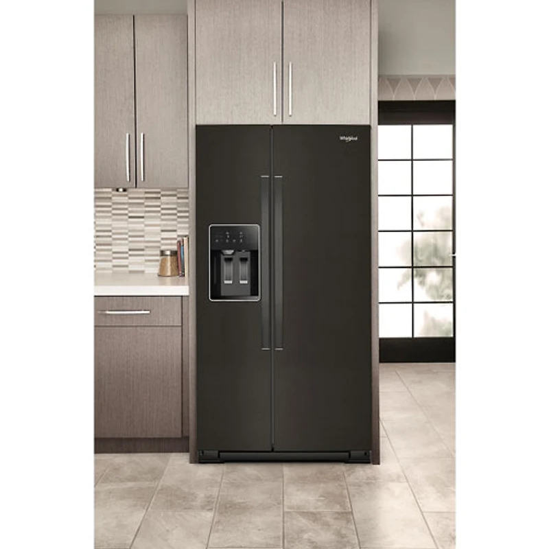 Réfrigérateur à congélateur juxtaposé à profondeur de comptoir 36 po 20,85 pi³ avec distributeur d'eau et de glace Whirlpool (WRSC5536RV) - Inox noir