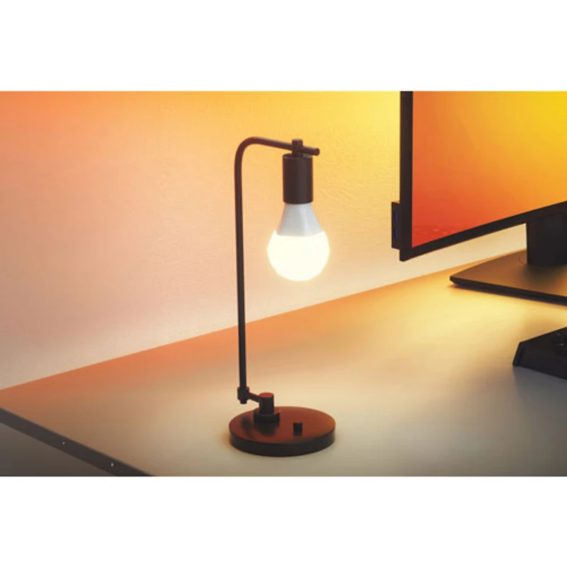 Ampoule DEL intelligente/Wi-Fi A19 Essentials de Nanoleaf avec capacité Matter - Paquet de 4 - Blanc et couleur