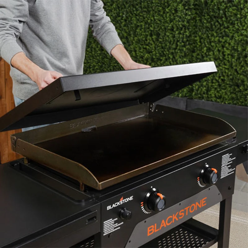 Plaque chauffante au propane de 28 po avec couvercle rigide Omnivore de Blackstone