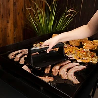 Presse de taille moyenne pour plaque chauffante Culinary de Blackstone