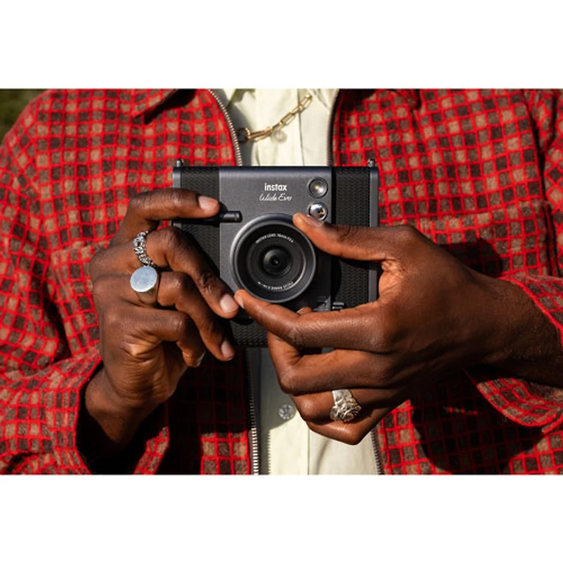 Appareil photo instantané hybride Instax WIDE Evo de Fujifilm