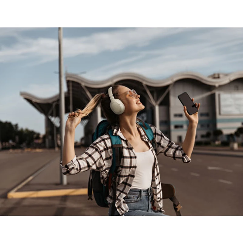 Casque d'écoute 100 % sans fil à isolation sonore SoundForm Surround de Belkin - Sable