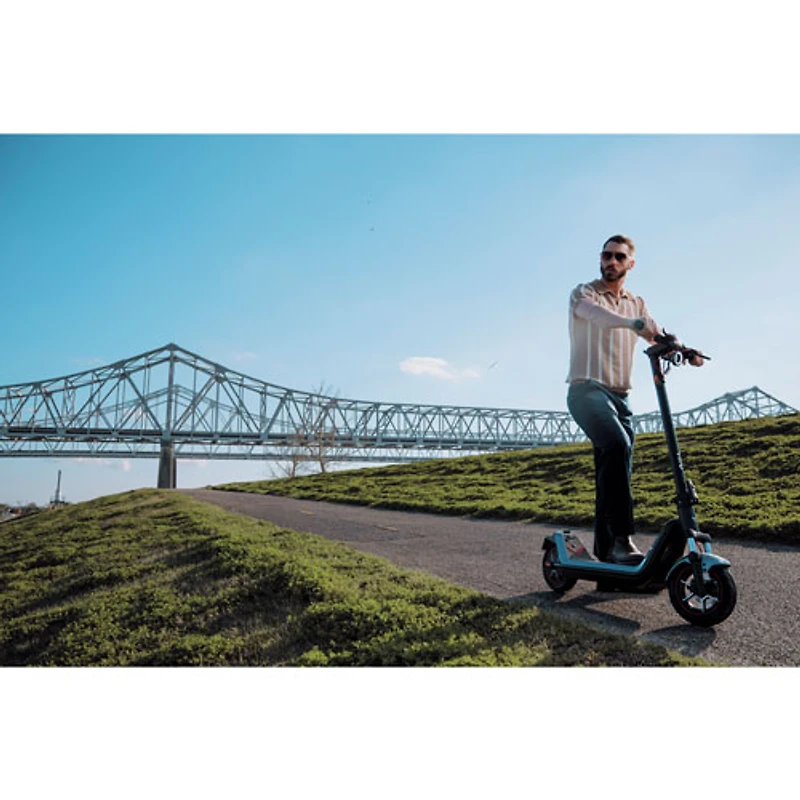 NIU KQi300X Electric Scooter (Up to 1000 W Motor / Up to 60km Range / 32 km/h Top Speed / 48V Battery) - Space Grey
