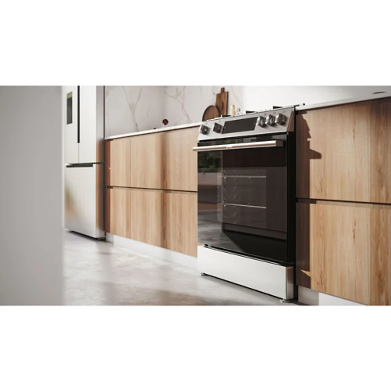 Cuisinière à gaz autonome convection véritable friture air chaud 5,8 pi³ 30 po série 100 de Bosch (HGF1050MUC) - Acier inoxydable