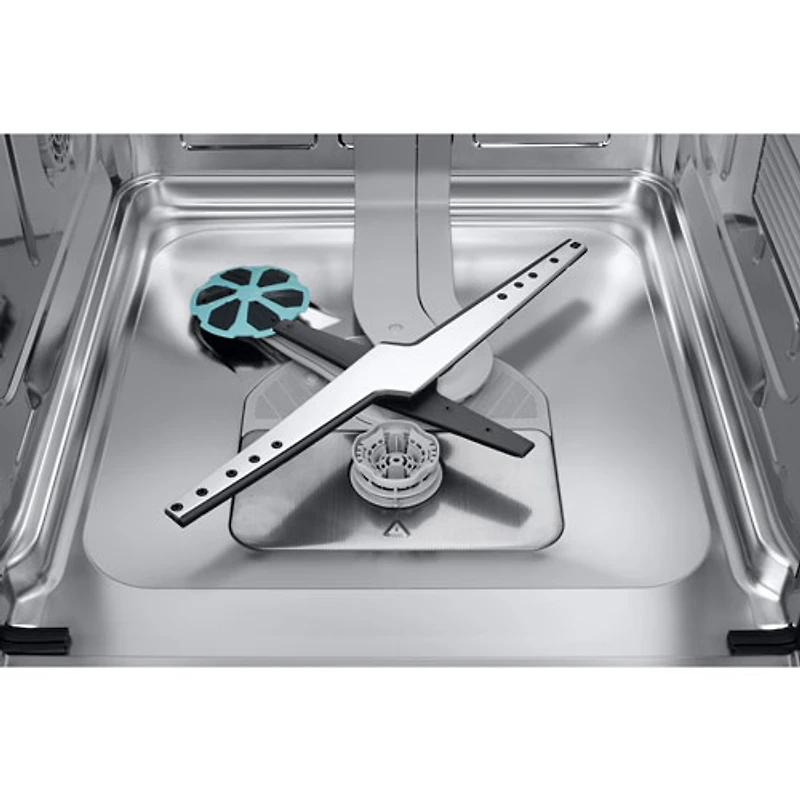 Lave-vaisselle encastrable 24 po 38 dB avec lavage IA et troisième panier de Samsung (DW90F89T0UMTAA) - Acier inoxydable noir mat