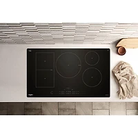 Surface de cuisson intelligente à induction 36 po 5 éléments de Whirlpool (WCIT7536SB) - Noir
