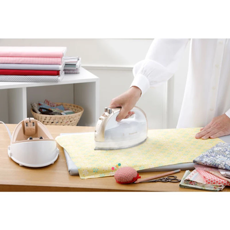 Panasonic Cordless Steam/Dry Iron (NIQL2000N) - Champagne