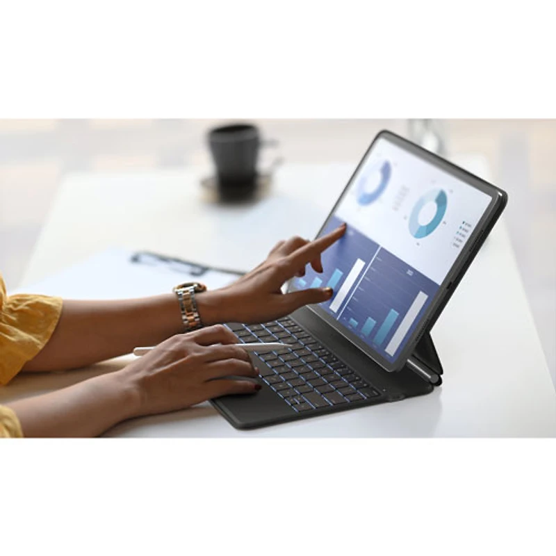 Étui-clavier avec support magnétique Connect Pro de Belkin pour iPad Air 13 po/Pro 12,9 po - Noir