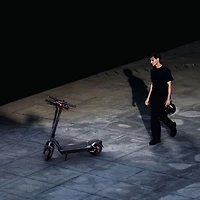 Segway Max G3 Electric Scooter (2000W Motor/ Up to 80km Range/ 45km/h Top Speed)