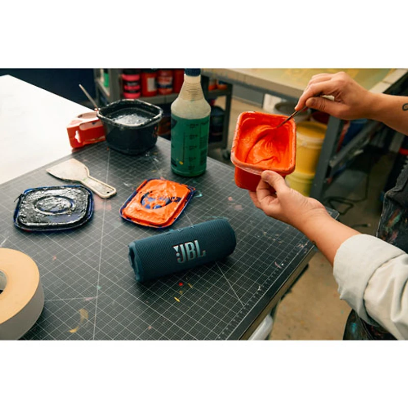 Haut-parleur sans fil Bluetooth étanche Flip 7 de JBL - Bleu