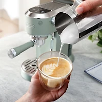 Machine à espresso manuelle Dedica Duo de De'Longhi - Vert