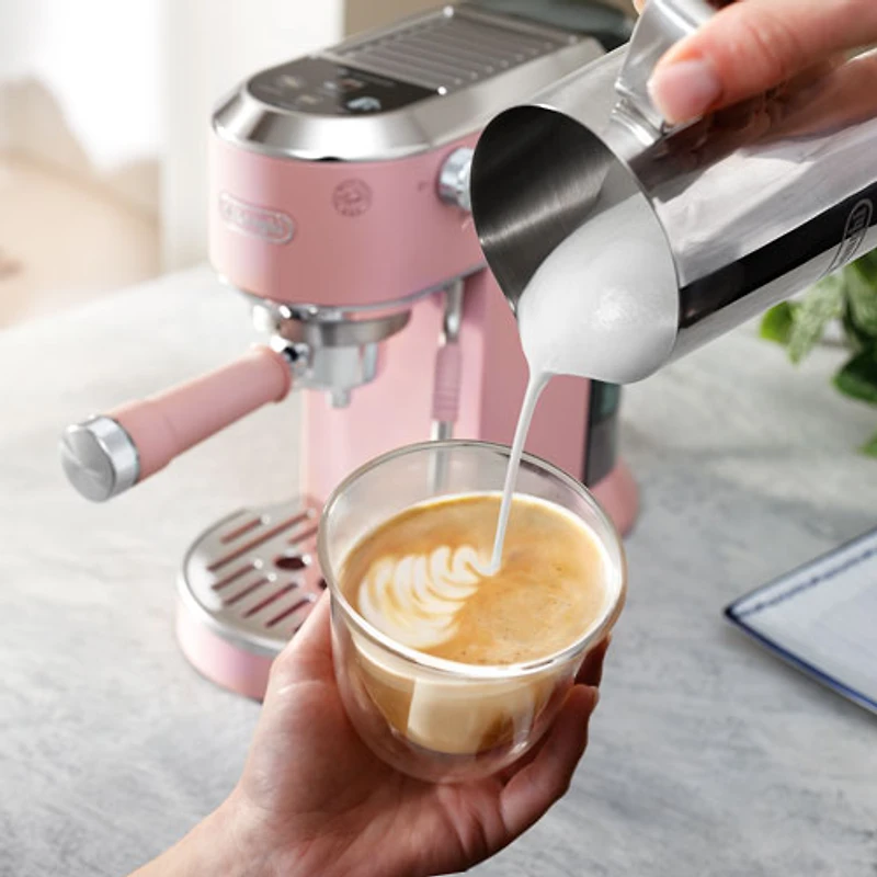 Machine à espresso manuelle Dedica Duo de De'Longhi - Rose