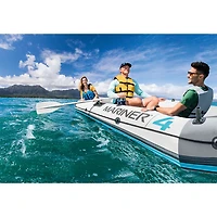 Bateau gonflable pour 4 personnes de 10,75 pi avec rames Mariner 4 d'Intex - Gris