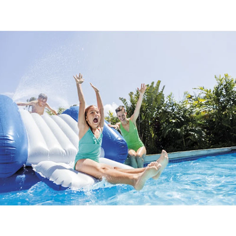 Glissade d'eau gonflable avec jets Kool Splash d'Intex