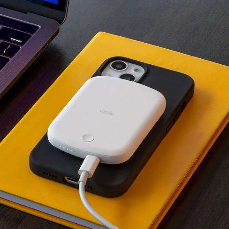LOGiiX Vibrance Piston Power 5000 mAh Power Bank with MagSafe - White