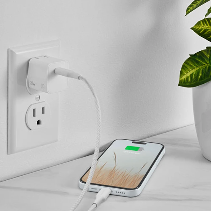 Trousse avec chargeur mural USB-C de 20 W d'Insignia (NS-MW320C1W24B-C) - Blanc - Exclusivité Best Buy