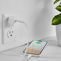 Trousse avec chargeur mural USB-C de 20 W d'Insignia (NS-MW320C1W24B-C) - Blanc - Exclusivité Best Buy