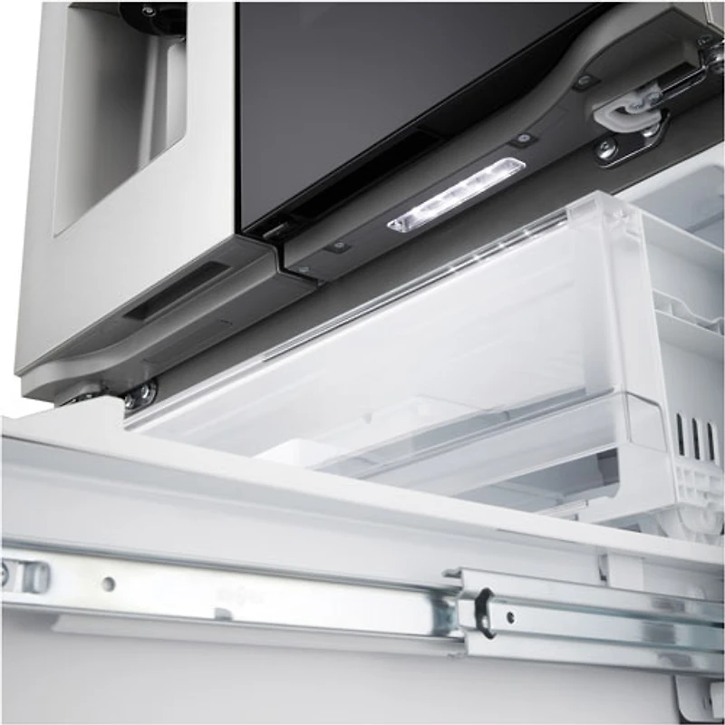 Réfrigérateur à deux portes 24,5 pi³ 33 po avec distributeur d'eau et de glaçons de LG (LF25S6560S) - Inox
