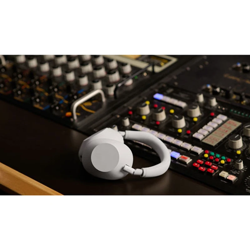 Casque d'écoute Bluetooth à suppression du bruit WH-1000XM6 de Sony - Argenté