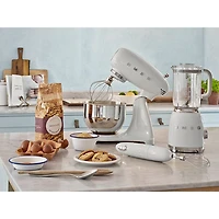 Batteur sur socle à tête inclinable de Smeg - 5 pintes - 800 W - Blanc