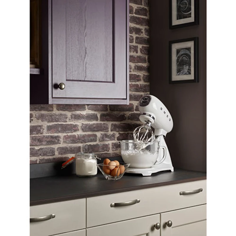 Batteur sur socle à tête inclinable de Smeg - 5 pintes - 800 W - Blanc