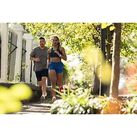 Montre intelligente Bluetooth de 42 mm Forerunner 570 de Garmin pour la course - Noir translucide/Noir