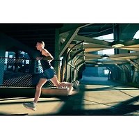 Montre intelligente Bluetooth de 47 mm Forerunner 970 de Garmin pour la course - Blanc/Jaune vif translucide