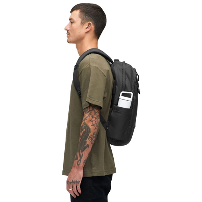 Incase Designs Crosstown 16" 20L Laptop Day Backpack - Black