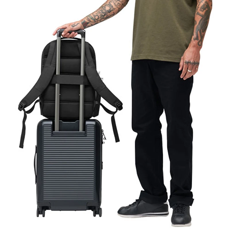 Incase Designs Crosstown 16" 20L Laptop Day Backpack - Black