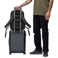 Incase Designs Crosstown 16" 20L Laptop Day Backpack - Black