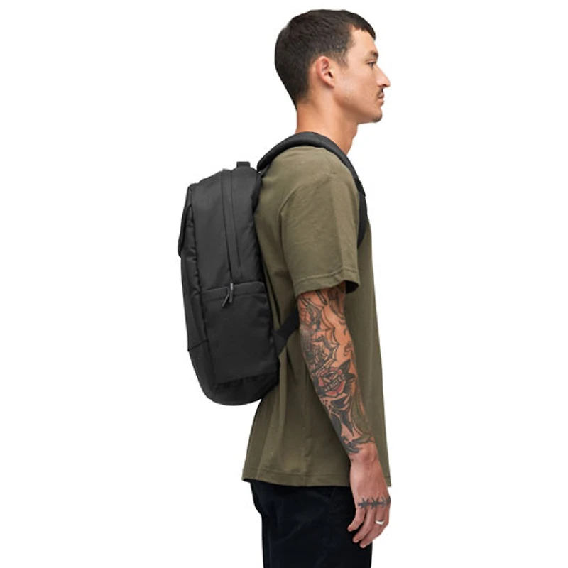 Incase Designs Crosstown 16" 20L Laptop Day Backpack - Black
