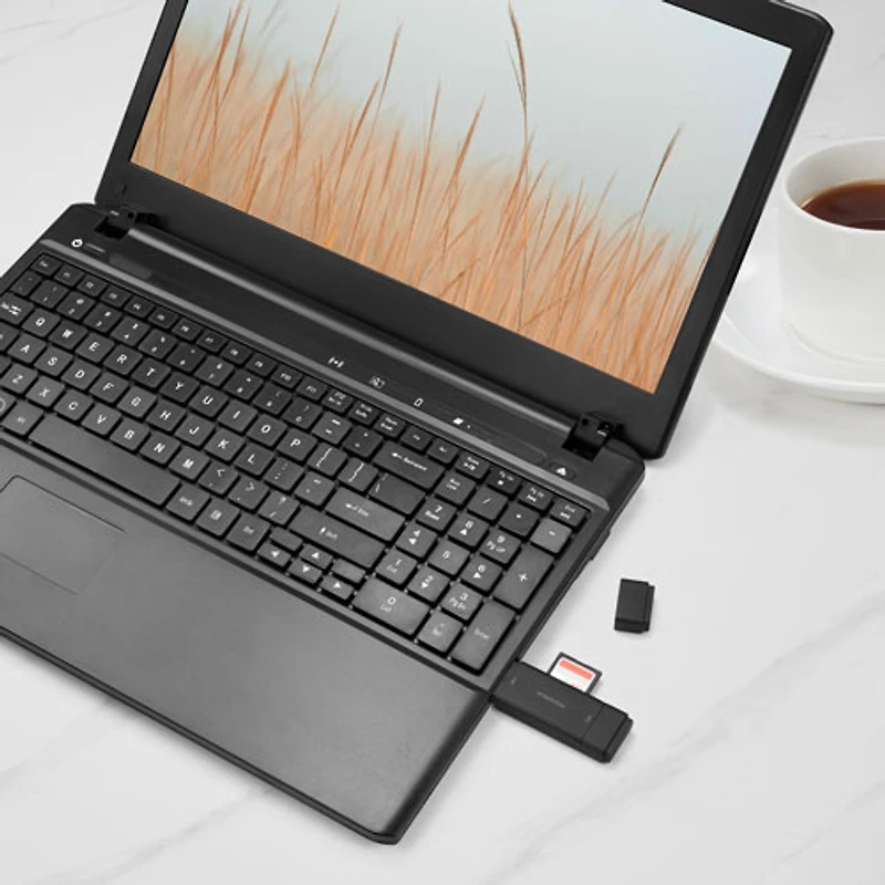 Insignia USB-C/USB 3.0 to SD/MicroSD Memory Card Reader - Only at Best Buy