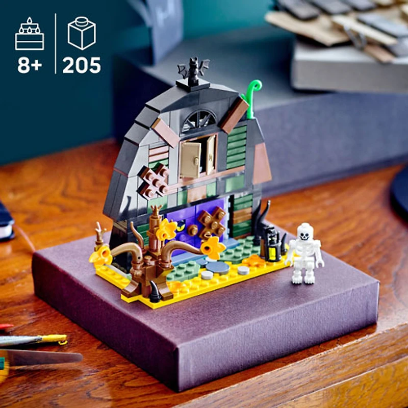 LEGO Iconic: Halloween Barn - 205 Pieces ( HUSH)