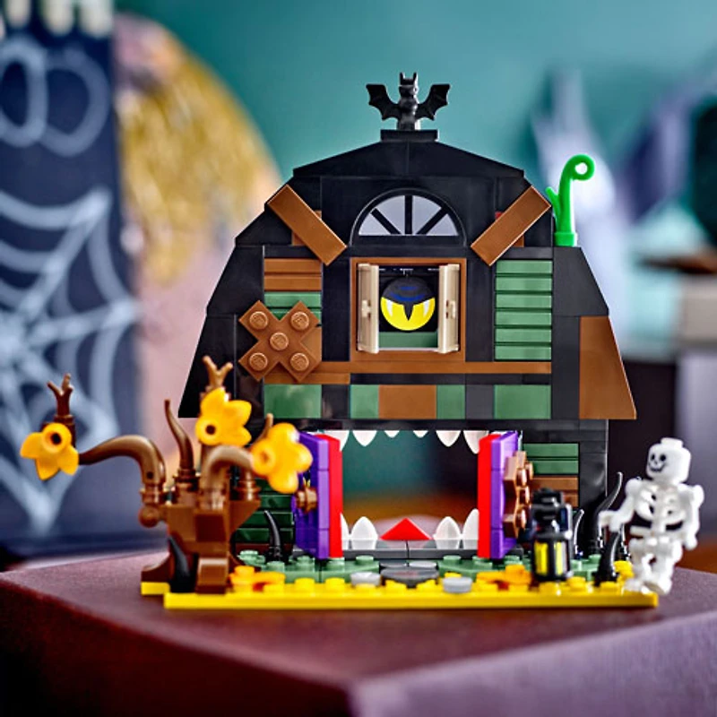 LEGO Iconic: Halloween Barn - 205 Pieces ( HUSH)