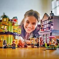 LEGO Harry Potter: Quality Quidditch Supplies & Ice Cream Parlour - 795 Pieces (76452)