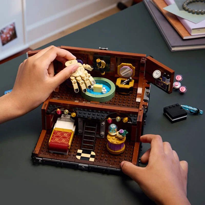 LEGO Wednesday : L'appartement de La Chose - 828 pièces (76785)