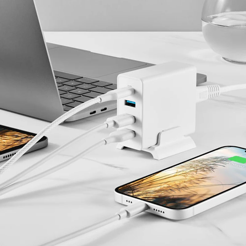 Chargeur mural à 4 ports USB-A/USB-C 47W d'Insignia - Blanc - Exclusivité de Best Buy