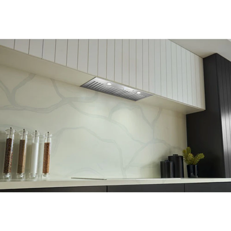 Hotte de dessous d'armoire à insérer de 36 po de Best (HBN1366SS) - Acier inoxydable
