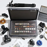 Moniteur à écran tactile ACL IPS HD intégrale 60 Hz 6 ms GÀG de 27 po Pixcase de Mobile Pixels (MP-121-1001P01) - Noir