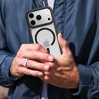 Étui rigide ajusté Velocity d'Incipio avec MagSafe pour iPhone 17 Pro - Noir/Transparent