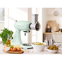 Batteur sur socle à tête inclinable Années 50 de Smeg - 5 pte - 800 W - Vert pastel