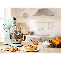 Batteur sur socle à tête inclinable Années 50 de Smeg - 5 pte - 800 W - Vert pastel