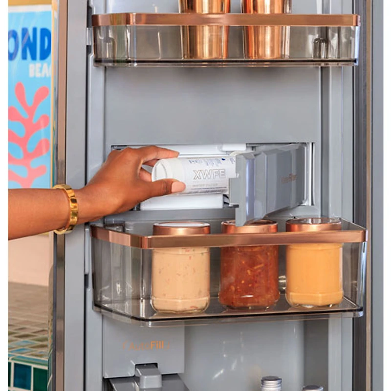 Réfrigérateur à deux portes 23,2 pi³ 34 po avec distributeur d'eau de Café (CJE23DP2WS1) - Acier inoxydable