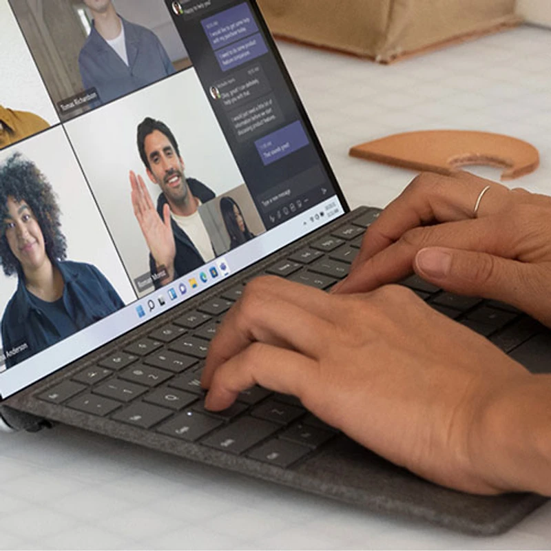 Microsoft Surface Pro Keyboard with Pen Storage for Surface Pro (11th Edition) / Pro 8 / Pro 9 - English