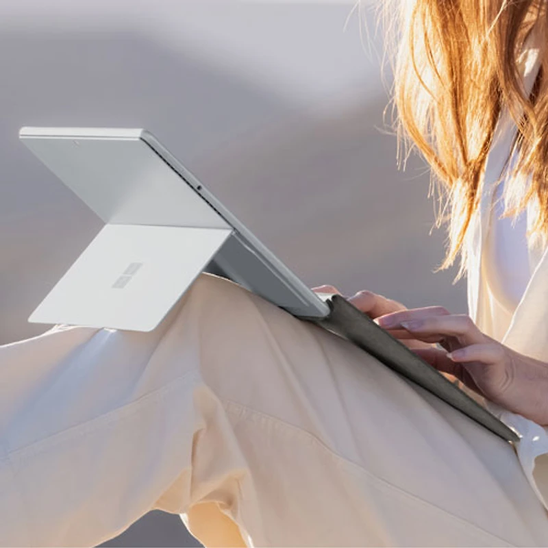 Clavier de Microsoft avec rangement pour stylet pour Surface Pro (11e édition)/Pro 8/Pro 9 - Anglais - Platine